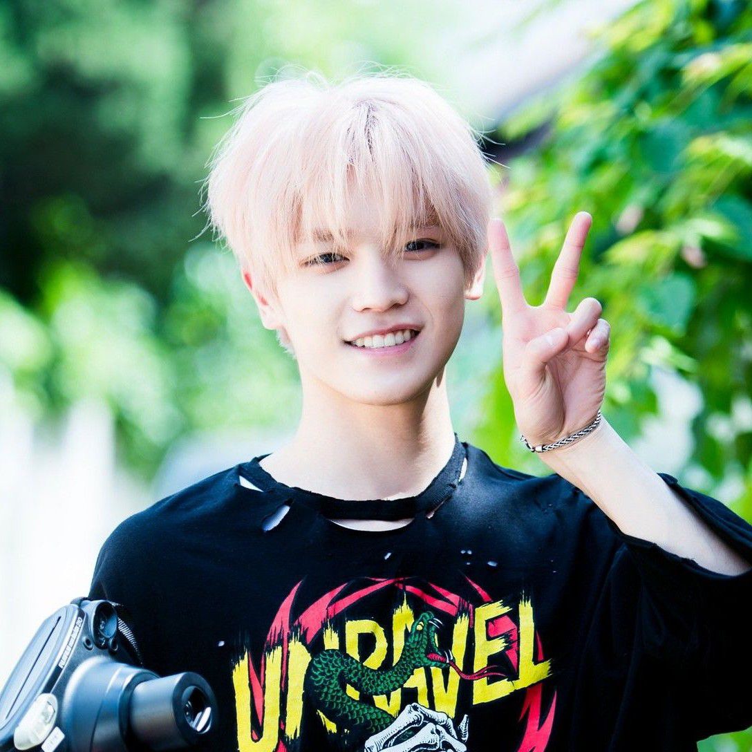 泰容 (NCT 127)的最新活动照片