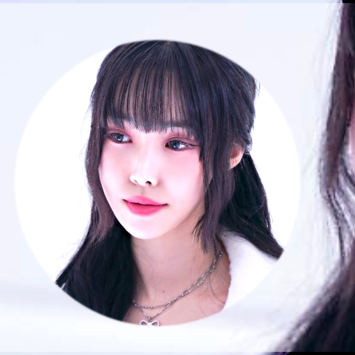 A moment captured by Yuju (GFRIEND)'s fan