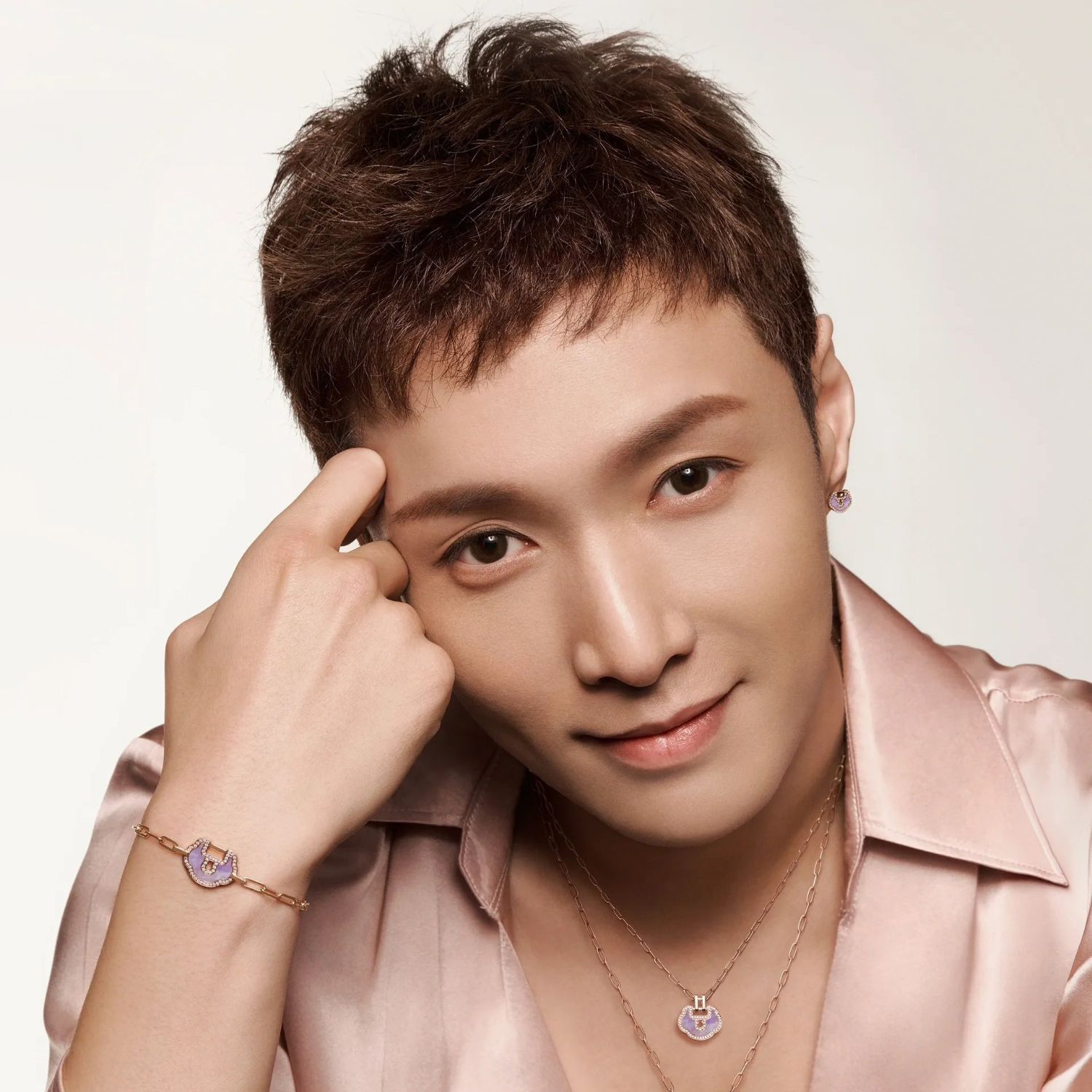 Latest photo of Lay (EXO)
