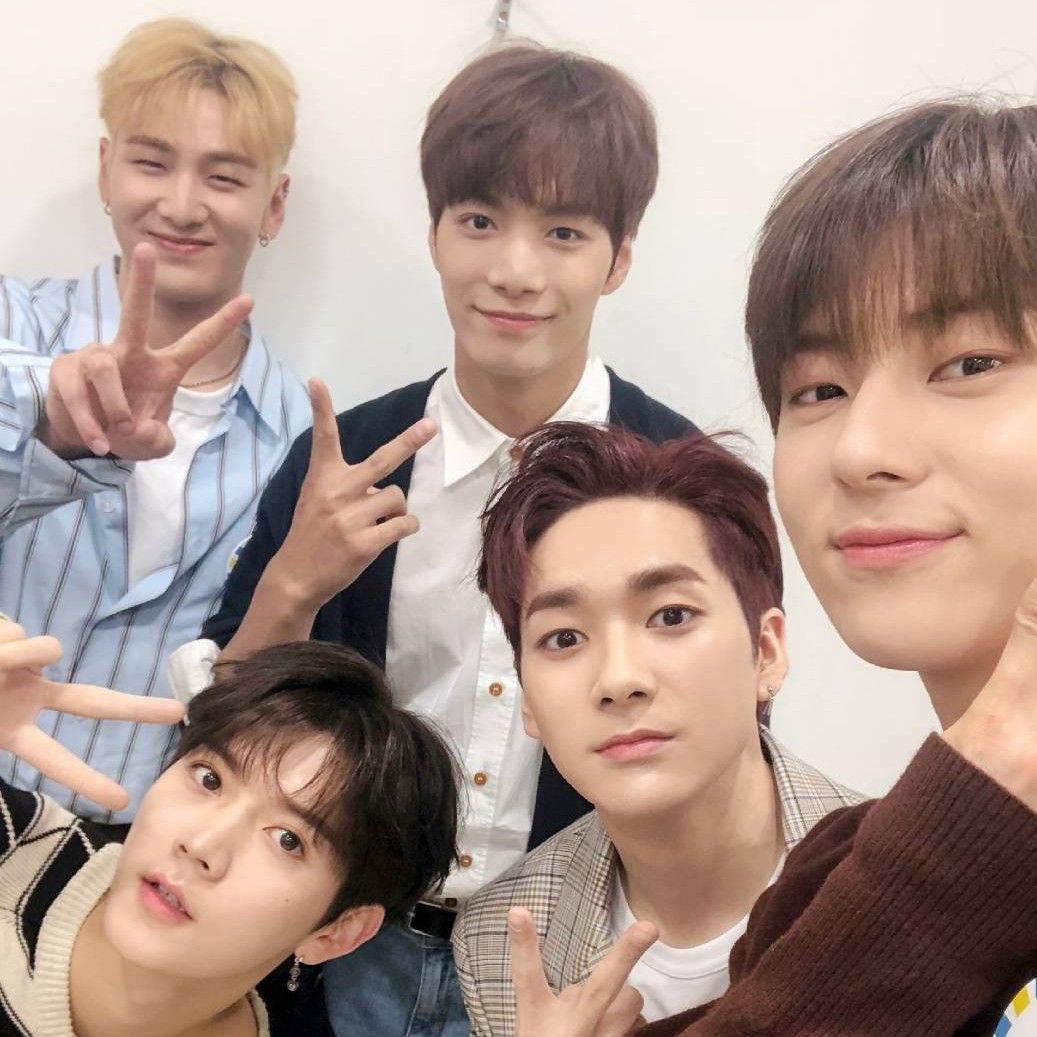 Behind-the-scenes cut of NU'EST