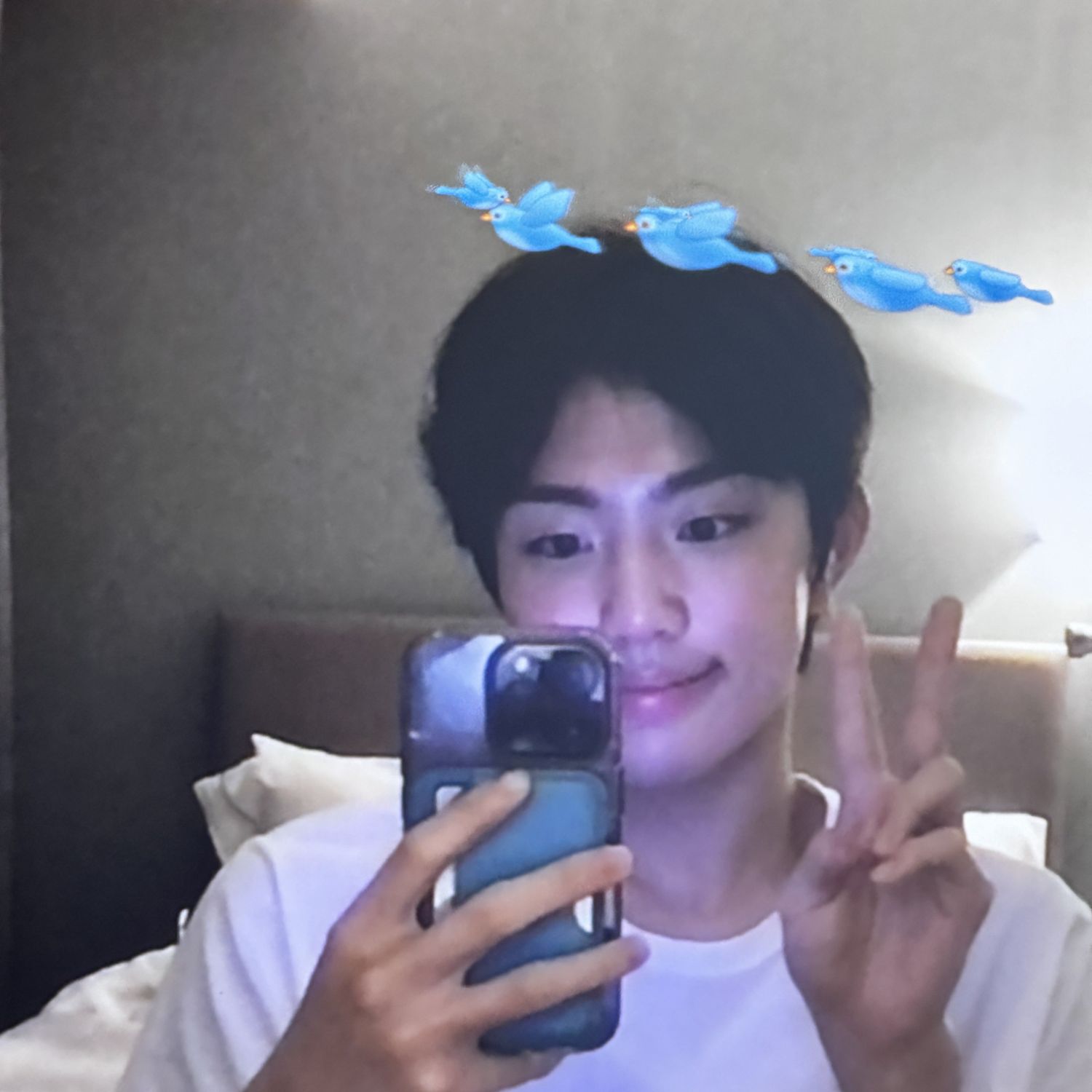 Behind-the-scenes cut of Park Jihoo (EVNNE)