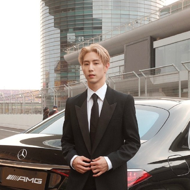 A moment captured by Mark (GOT7)'s fan