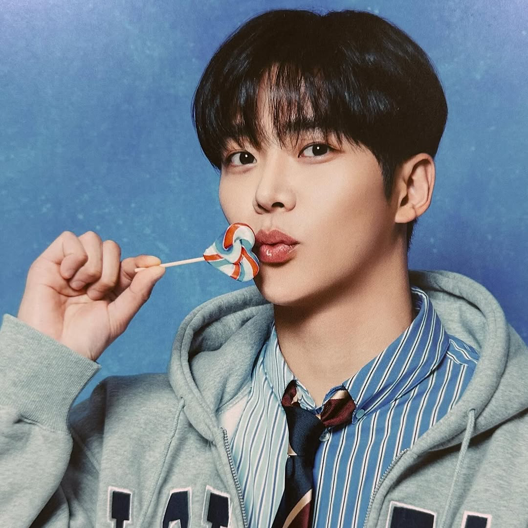 Behind-the-scenes cut of Rowoon