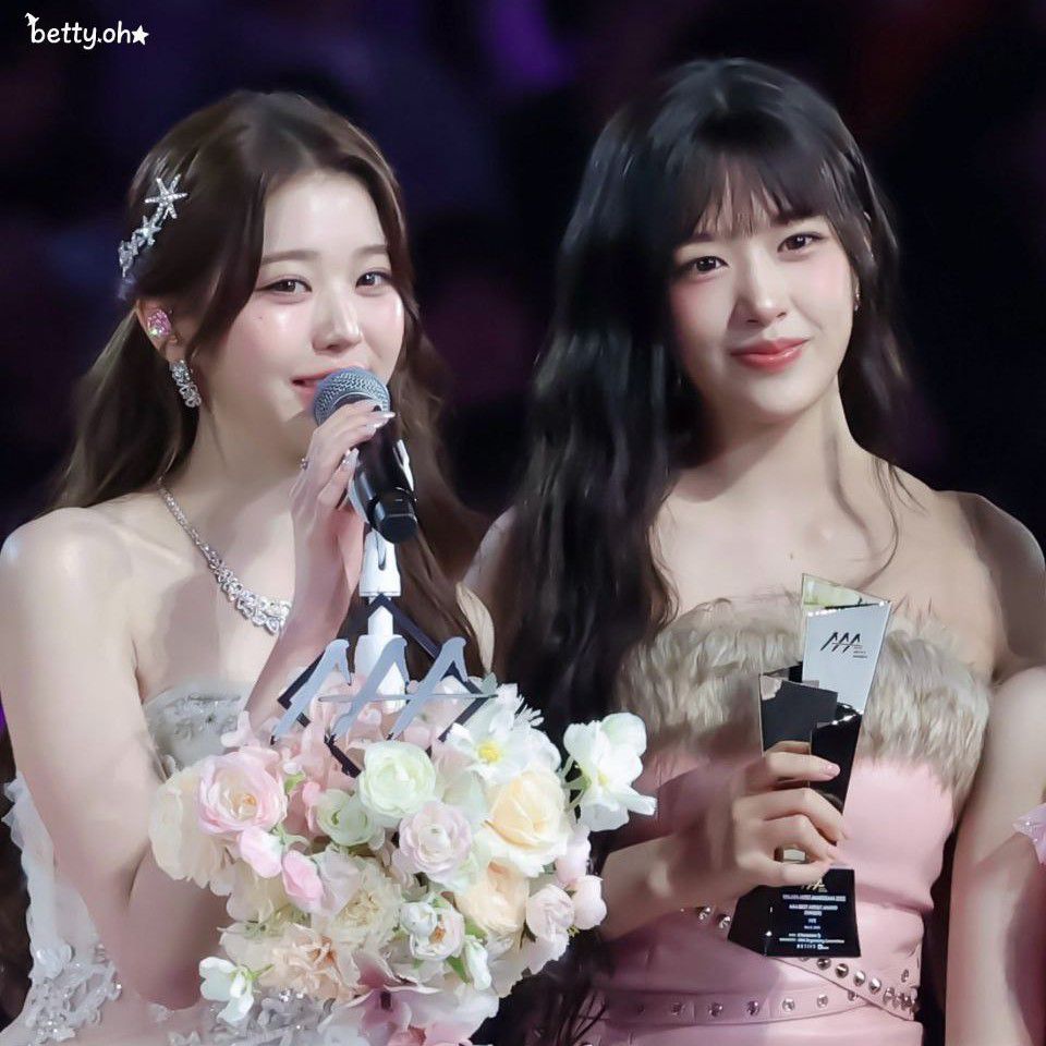 IVE的最新活动照片