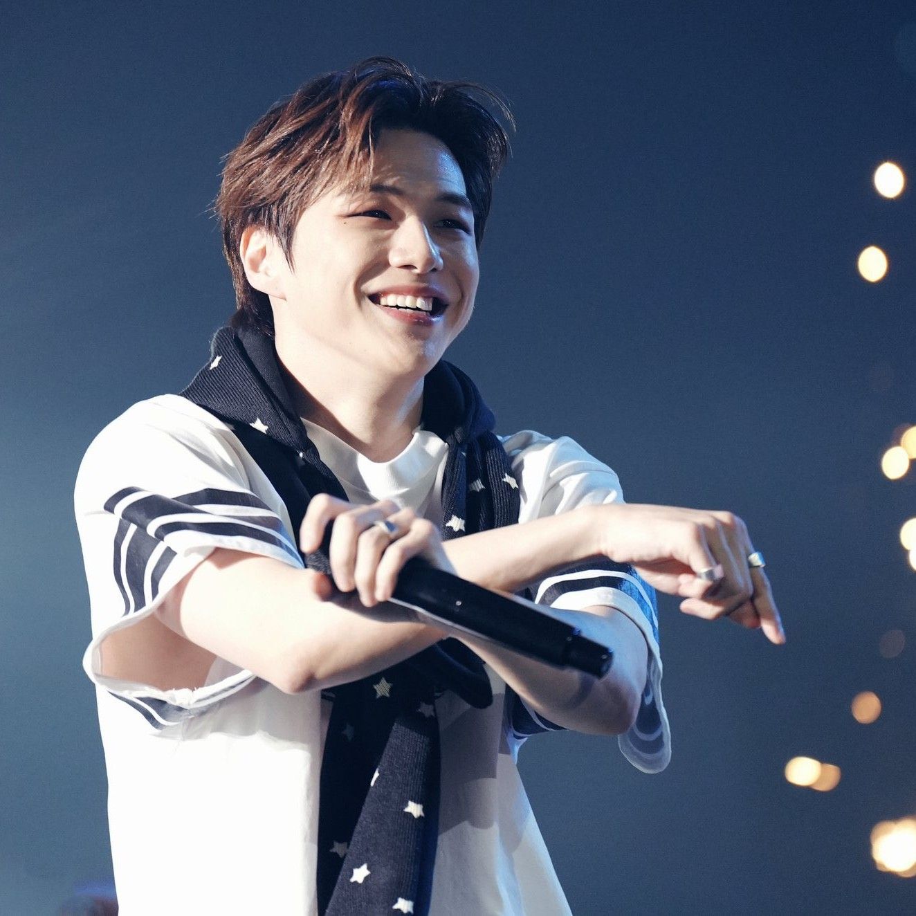 강다니엘의 비하인드 컷