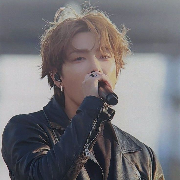 Behind-the-scenes cut of Hongjoong (ATEEZ)