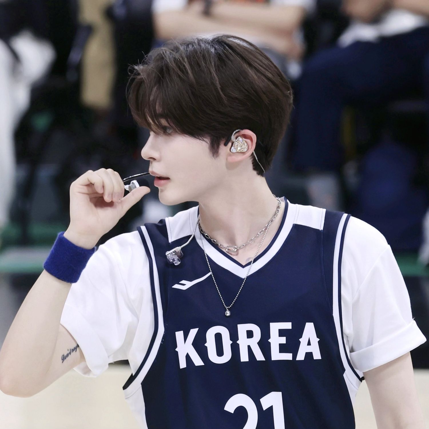 Recent activity shot of Sung Hanbin (ZEROBASEONE)