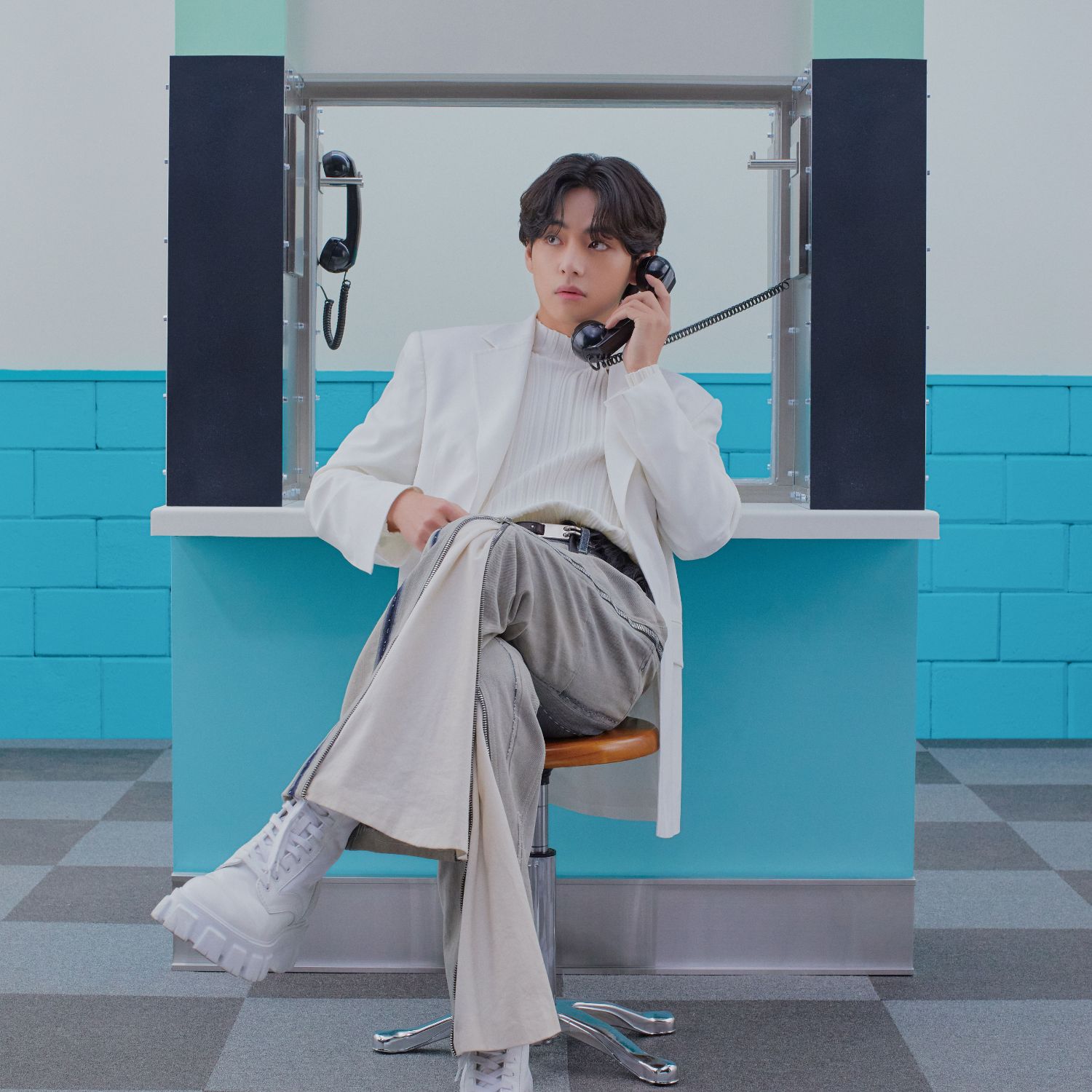 뷔 (방탄소년단)의 최신 사진