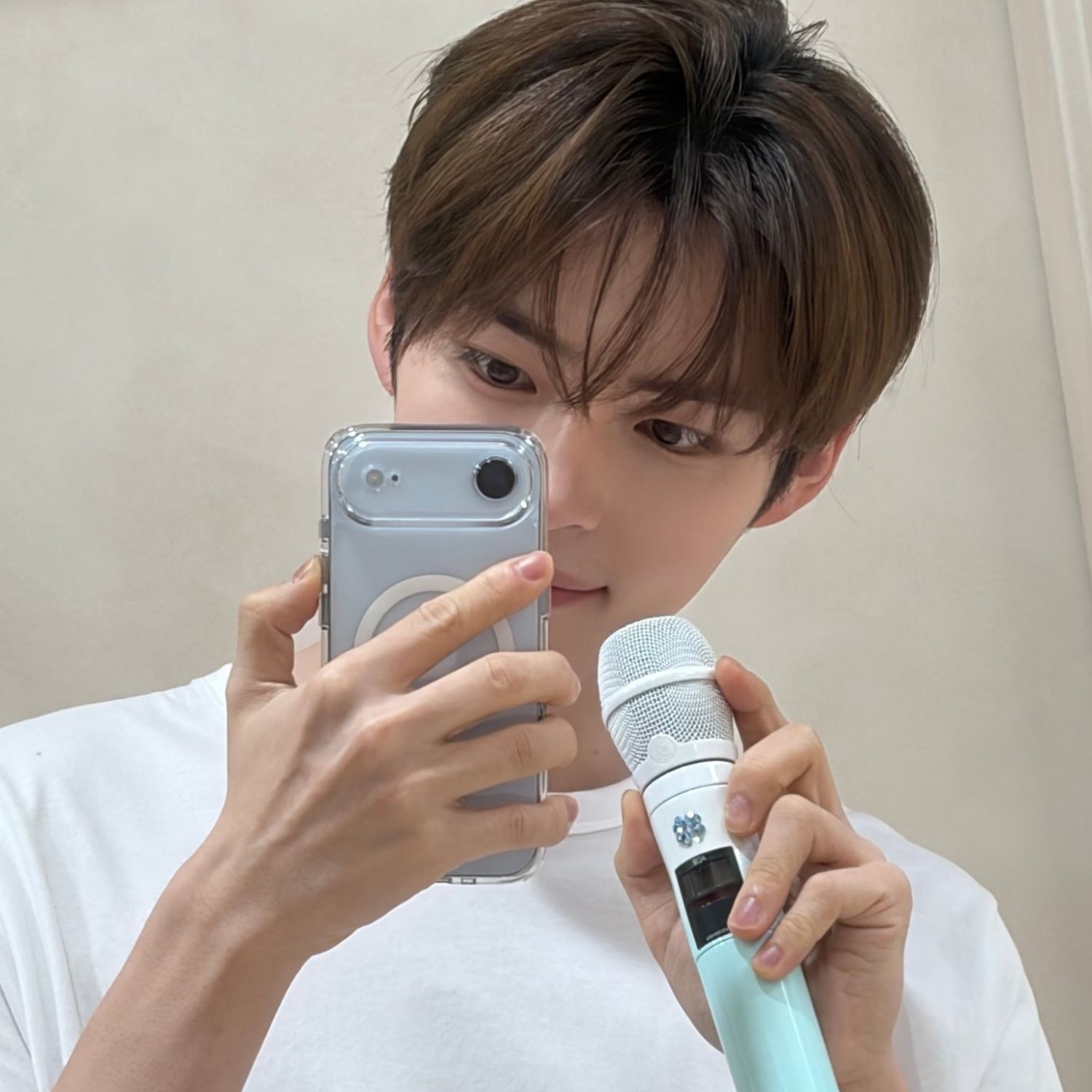 Latest photo of Sung Hanbin (ZEROBASEONE)