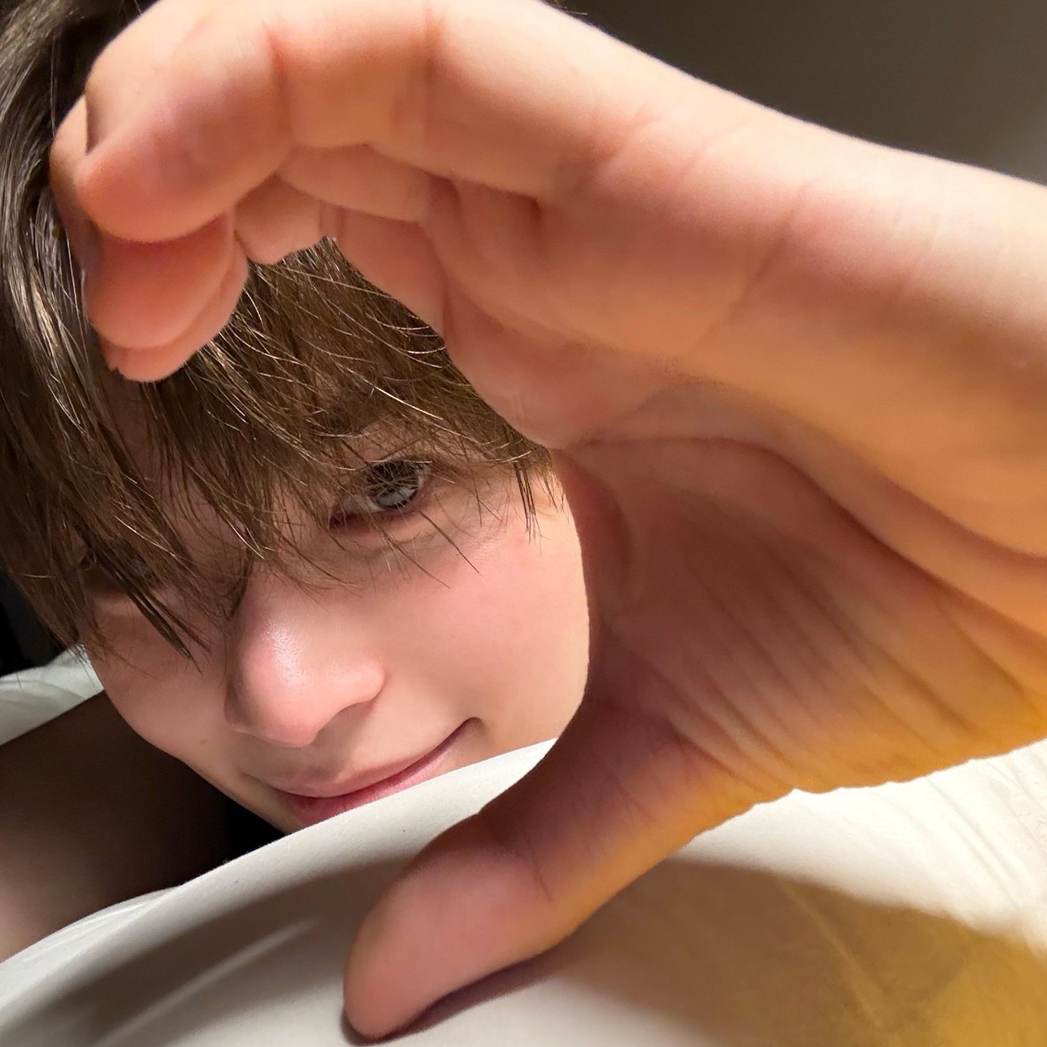 Behind-the-scenes cut of Sung Hanbin (ZEROBASEONE)