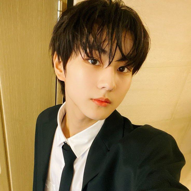 Latest photo of Jungwon (ENHYPEN)