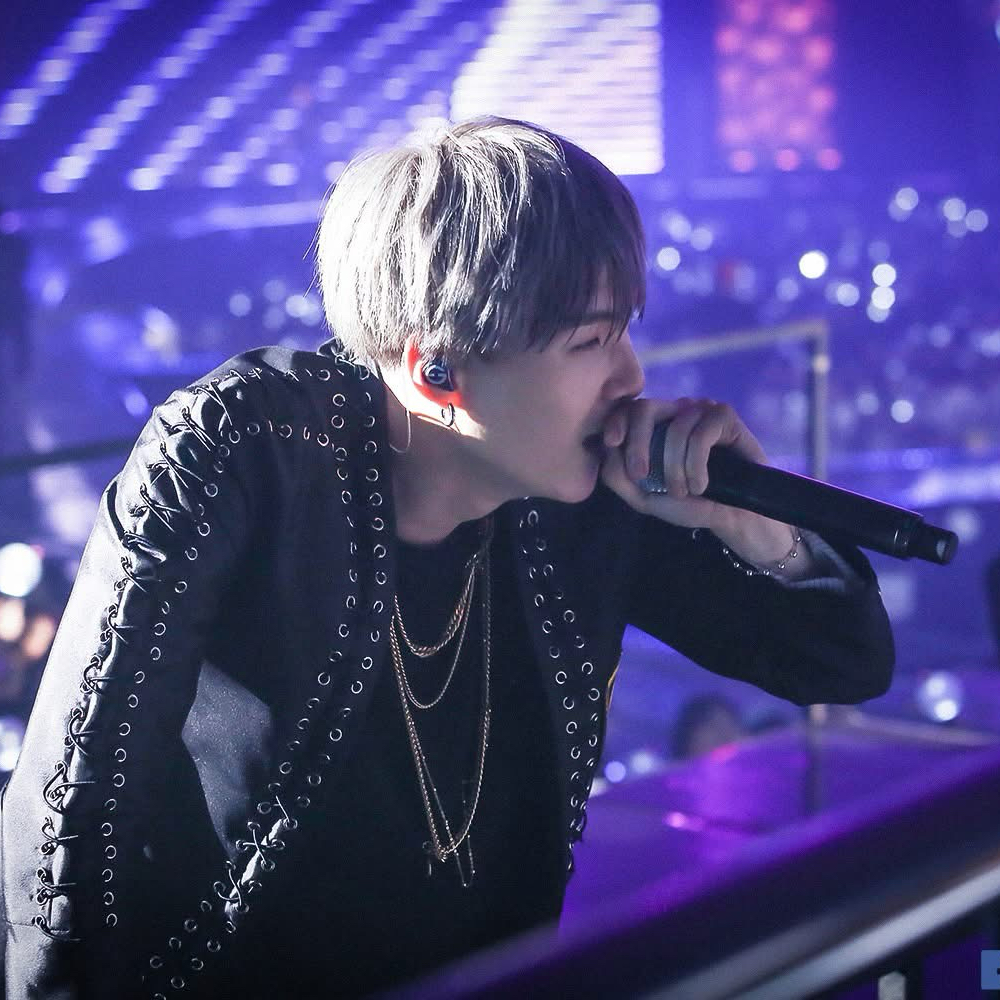 Foto terbaru SUGA (BTS)