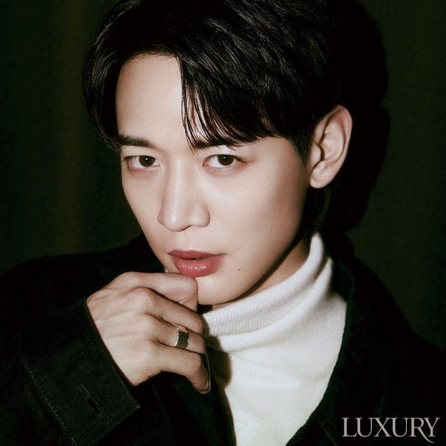 Behind-the-scenes cut of Minho (SHINee)