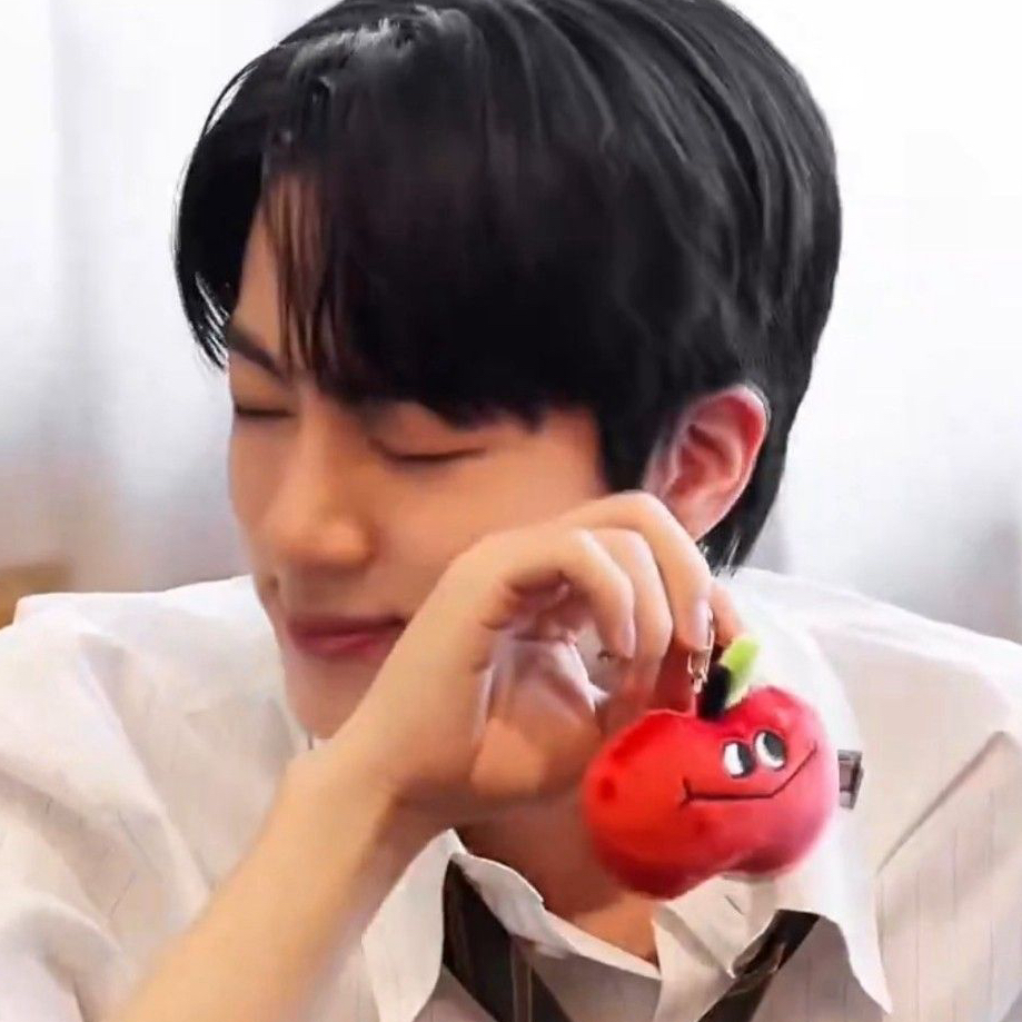 진 (방탄소년단)의 최신 사진