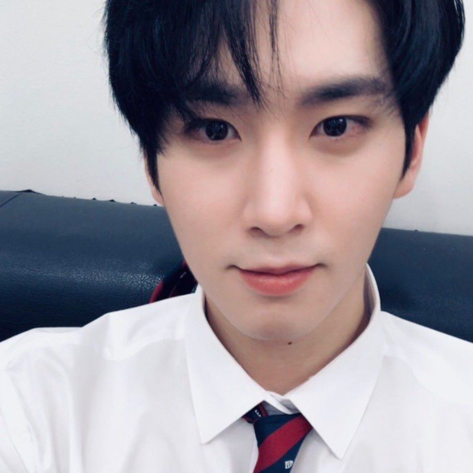 A moment captured by Shinwon (PENTAGON)'s fan