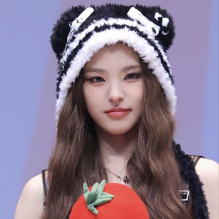 富岡茉衣 (izna)的幕后花絮