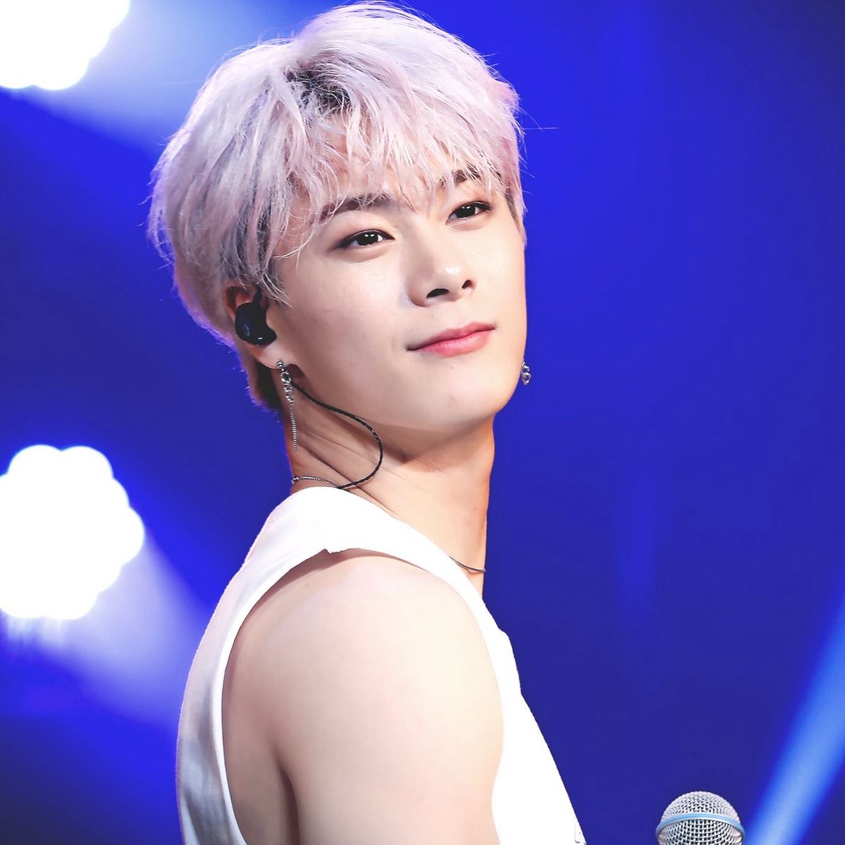 Behind-the-scenes cut of Moonbin (ASTRO)