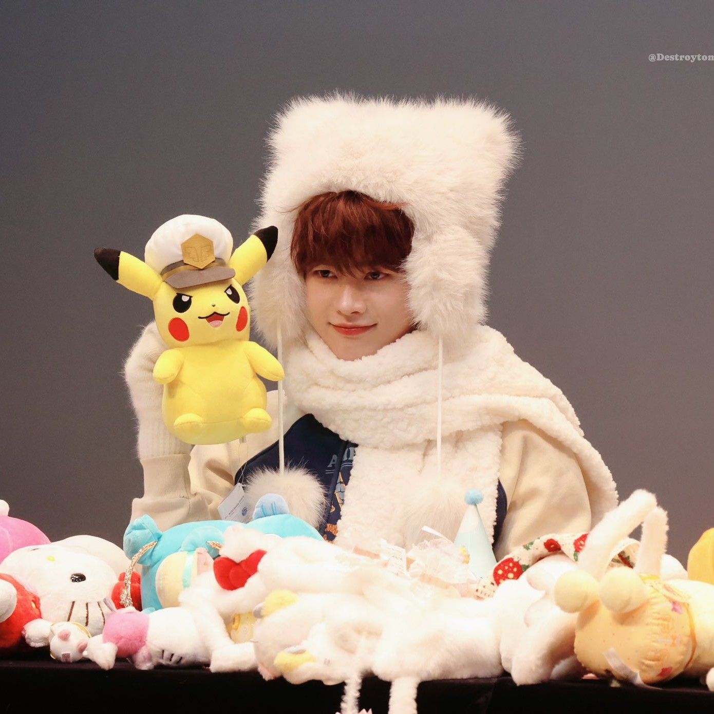 Recent activity shot of Hanbin (TEMPEST)