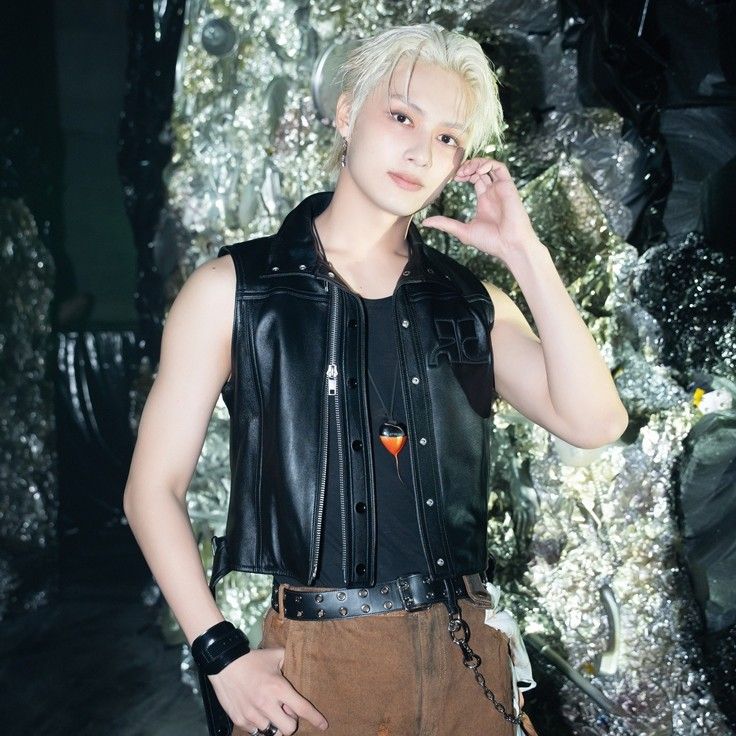 Latest photo of Jun (SEVENTEEN)