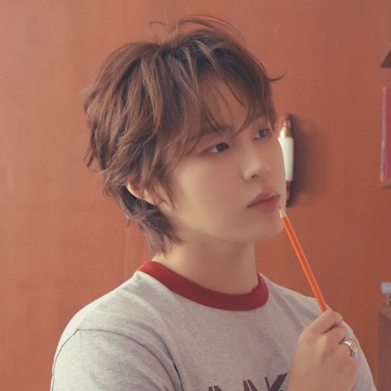 A moment captured by Ha Sungwoon's fan