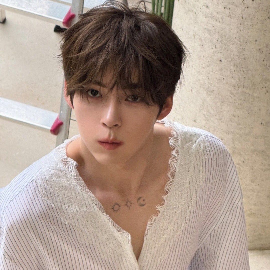 Latest photo of Sung Hanbin (ZEROBASEONE)