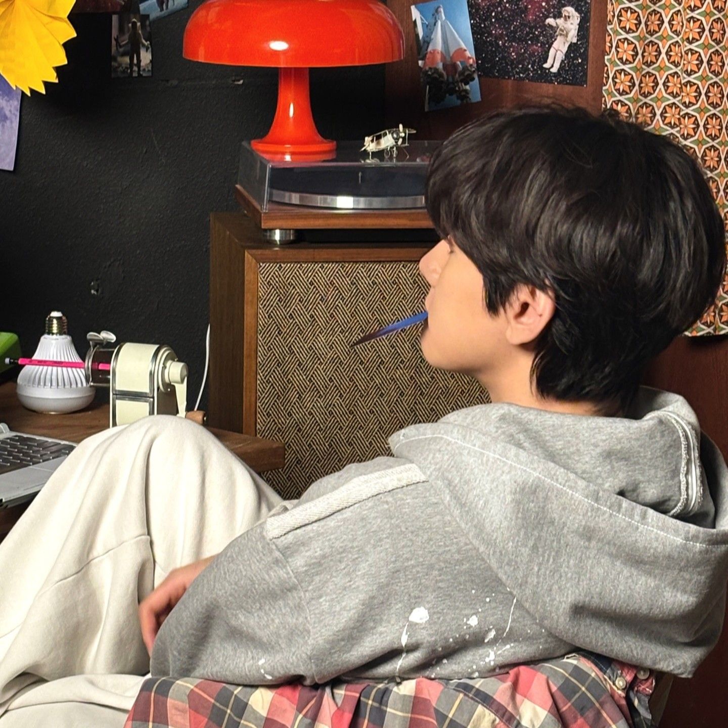 Behind-the-scenes cut of Baekhyun (EXO)