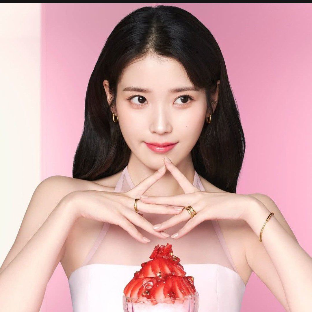 Behind-the-scenes cut of IU