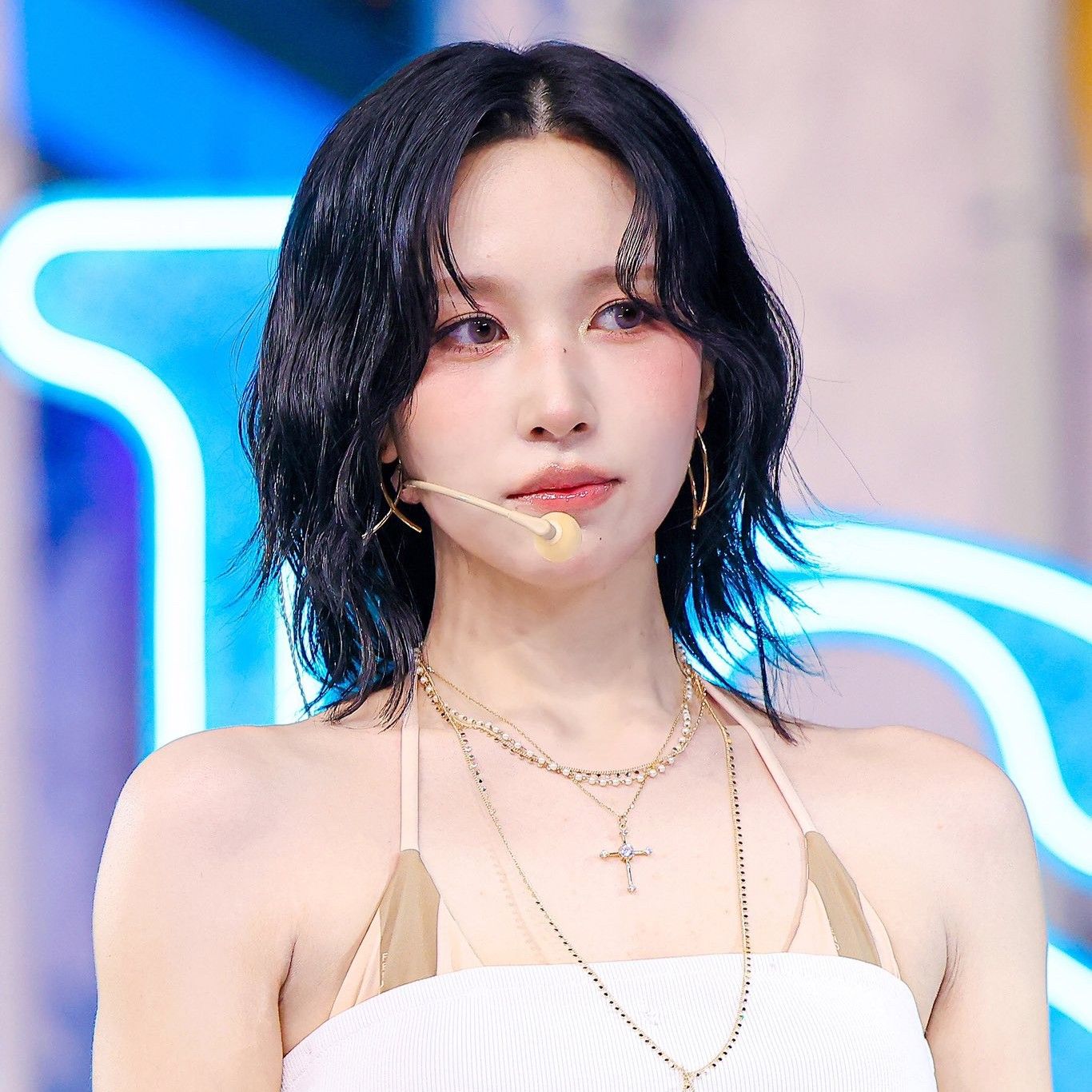 Behind-the-scenes cut of Mina (TWICE)