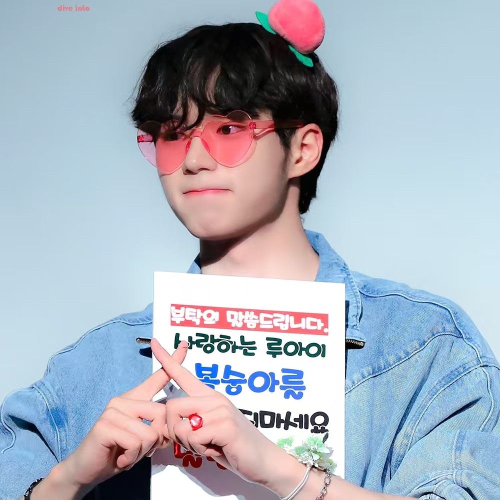 Behind-the-scenes cut of Kim Junseo (ALPHA DRIVE ONE)