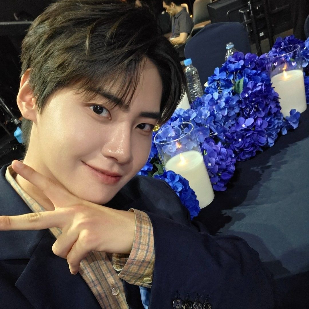 A moment captured by Lee Jinhyuk's fan