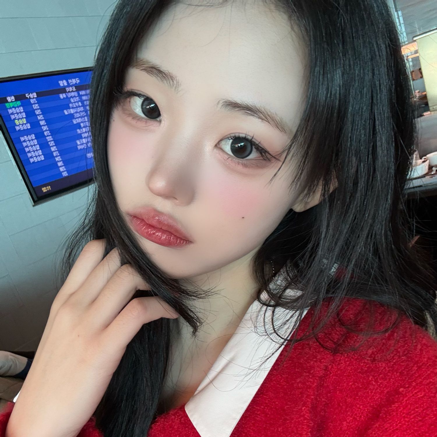 A moment captured by QWER's fan