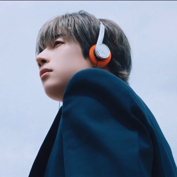 Behind-the-scenes cut of Han Seungwoo