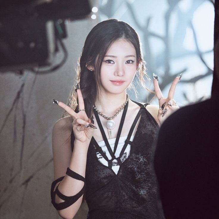 Latest photo of Rora (BABYMONSTER)