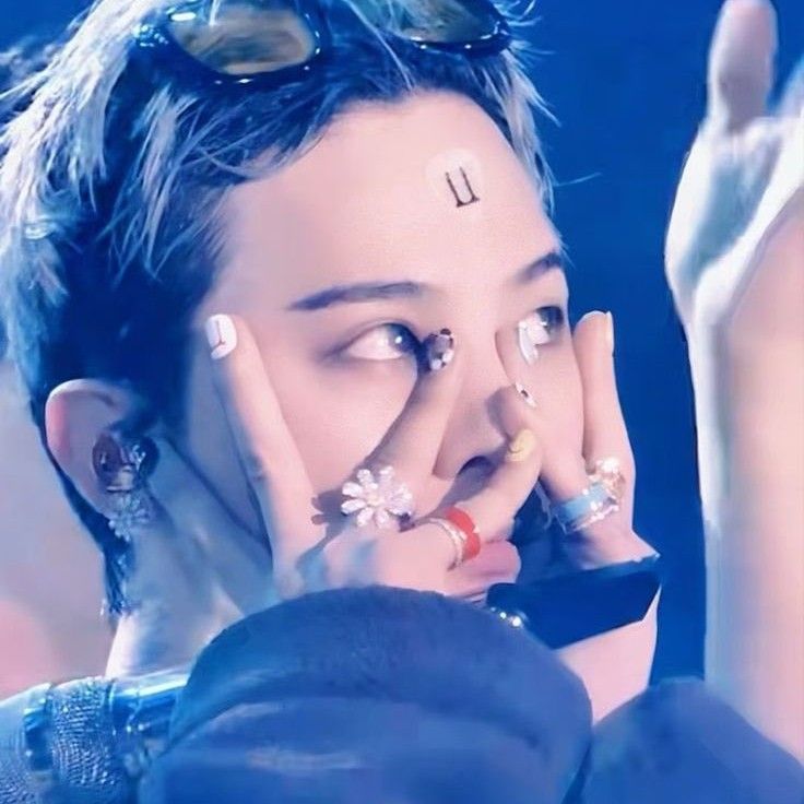 A moment captured by G-DRAGON (BIGBANG)'s fan