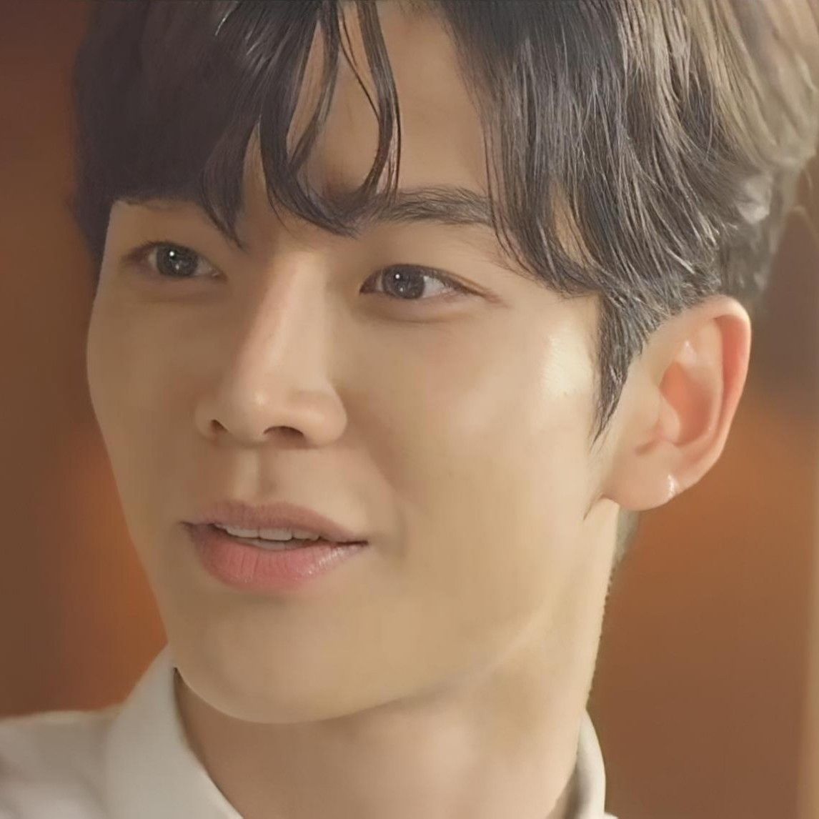 Behind-the-scenes cut of Rowoon