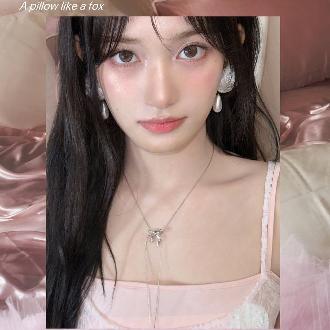 Recent activity shot of Leeseo (IVE)