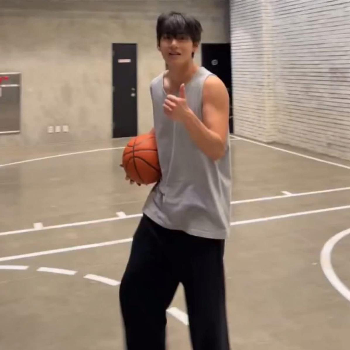 Momen yang diabadikan oleh penggemar V (BTS)