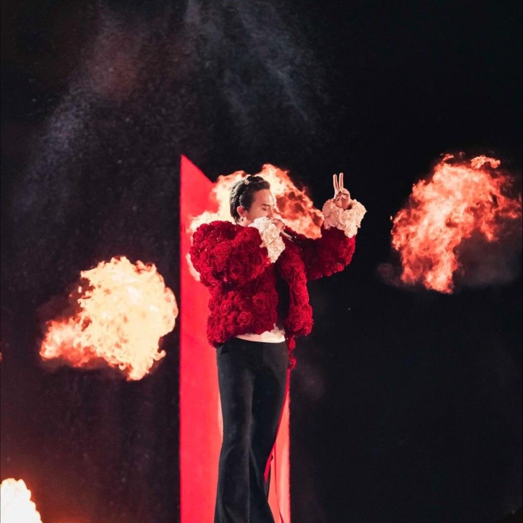 Recent activity shot of G-DRAGON (BIGBANG)