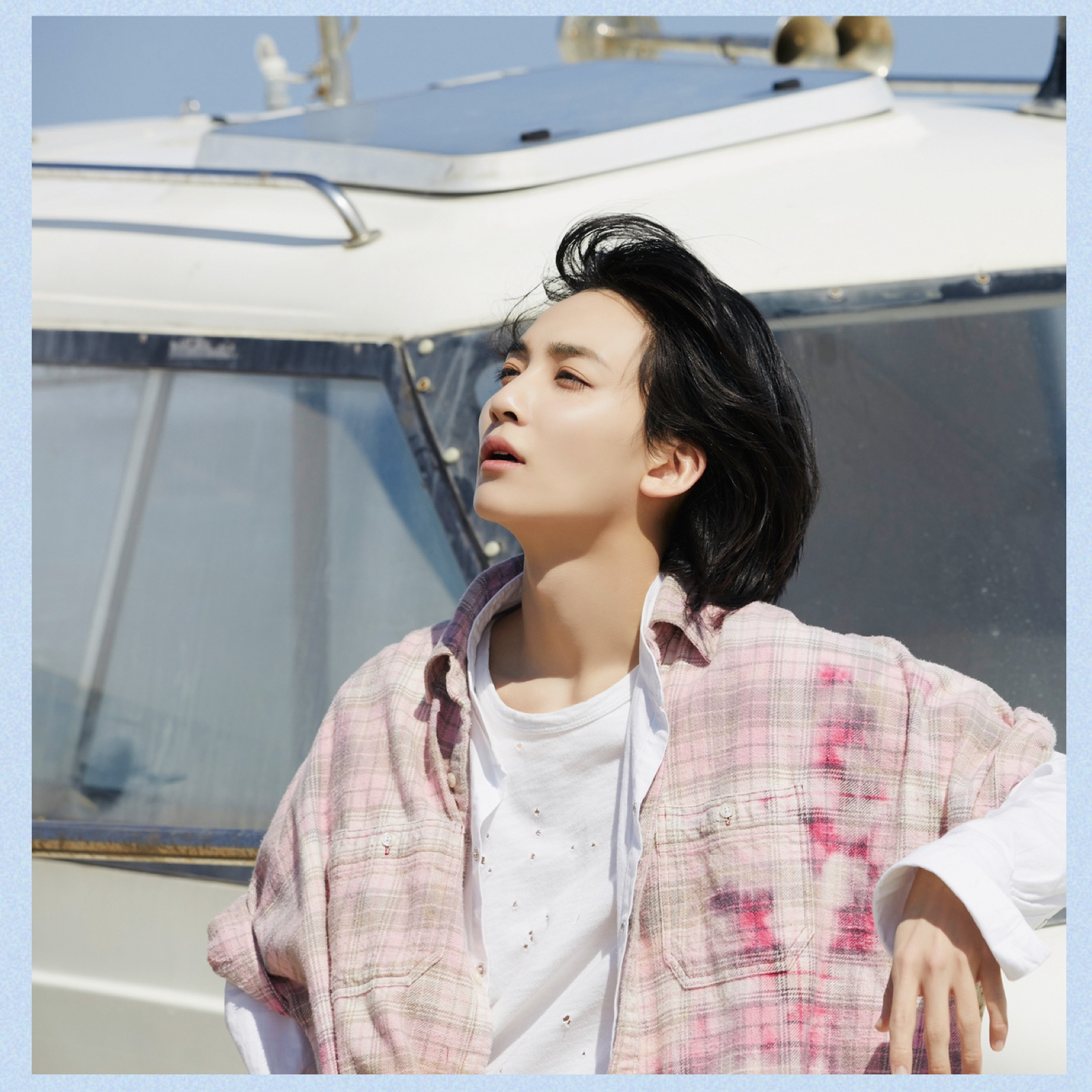 A moment captured by Jeonghan (SEVENTEEN)'s fan