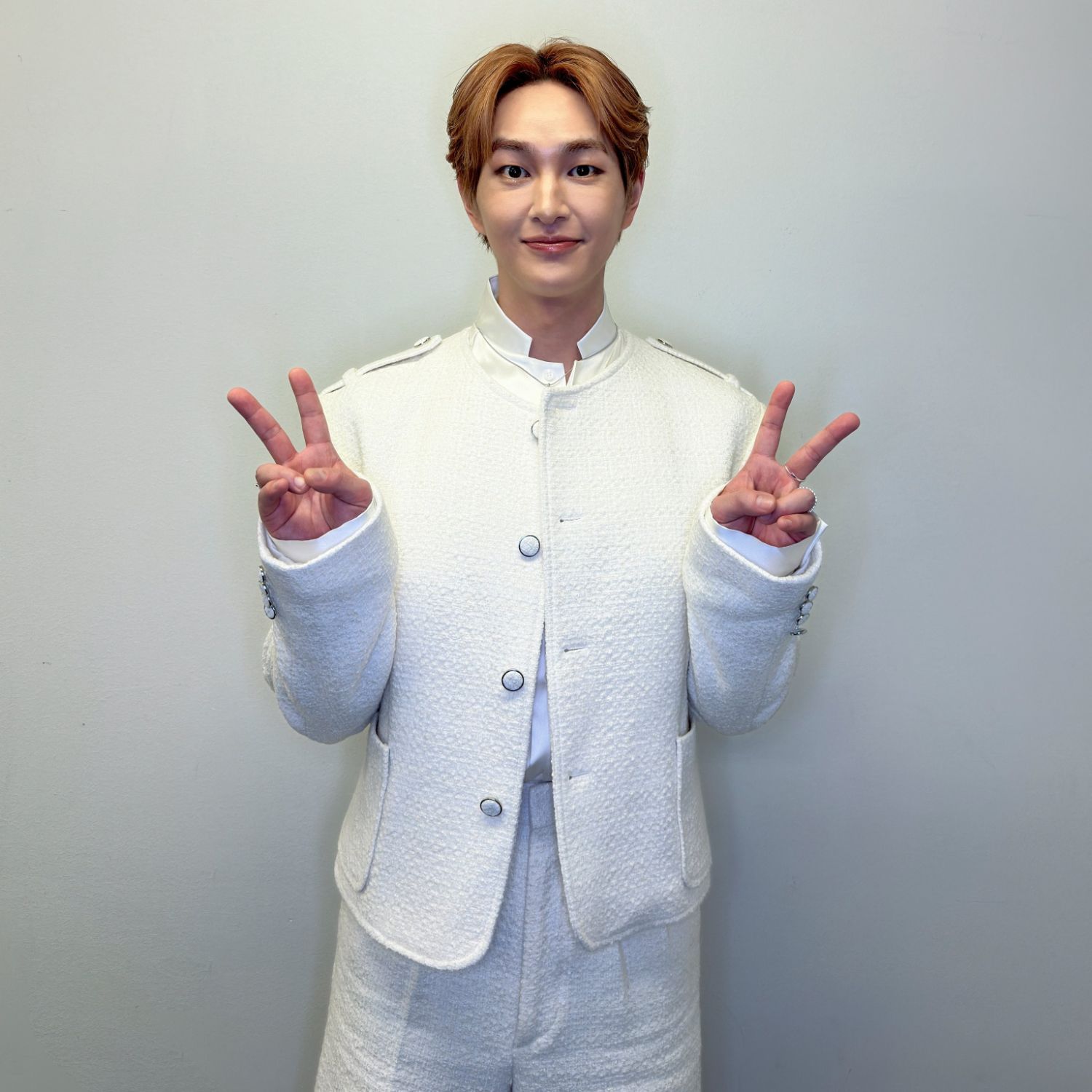 Recent activity shot of Onew (SHINee)