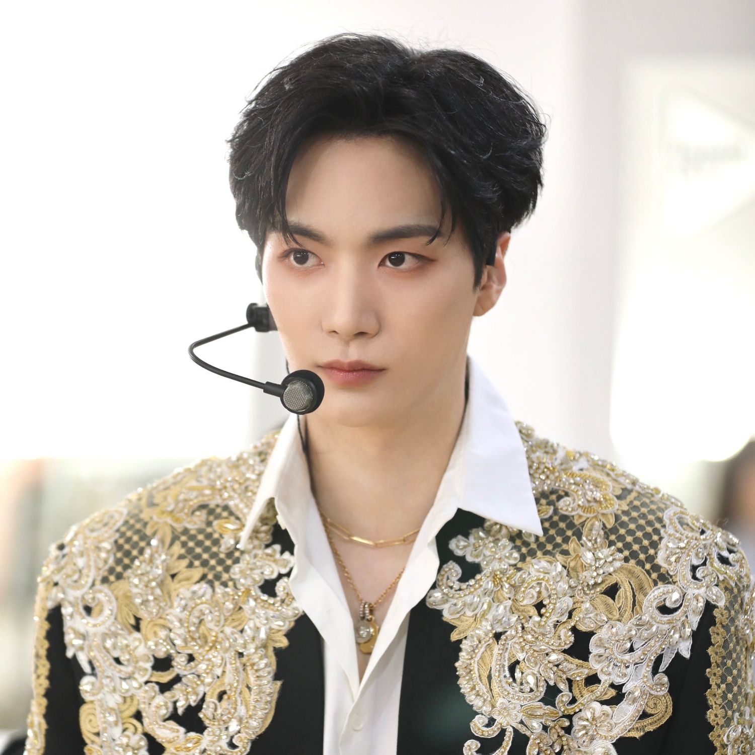 Behind-the-scenes cut of Kim Jonghyeon