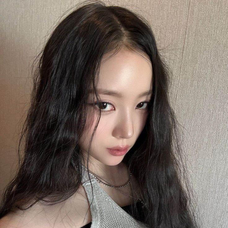 Latest photo of Narin (MEOVV)