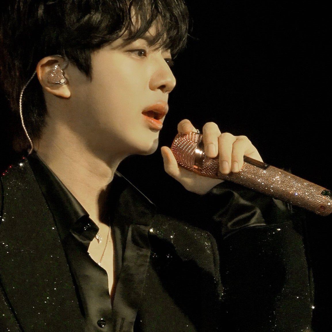 Behind-the-scenes cut of Jin (BTS)