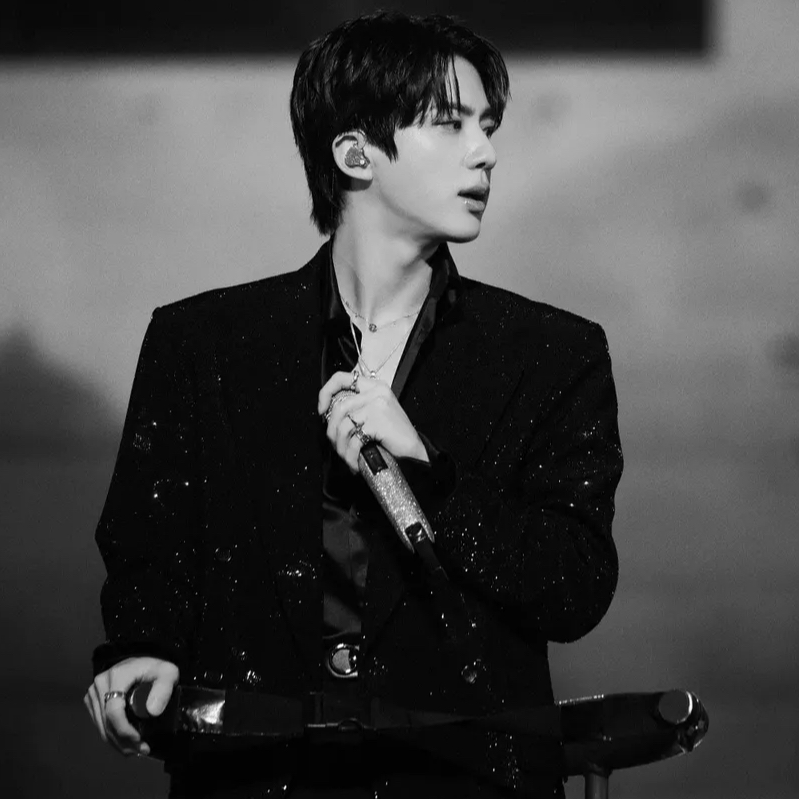 Behind-the-scenes cut of Jin (BTS)