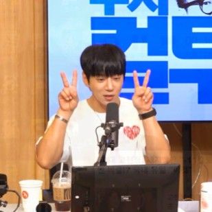 A moment captured by Hwang Chiyeol's fan