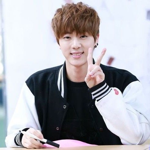 진 (방탄소년단)의 비하인드 컷