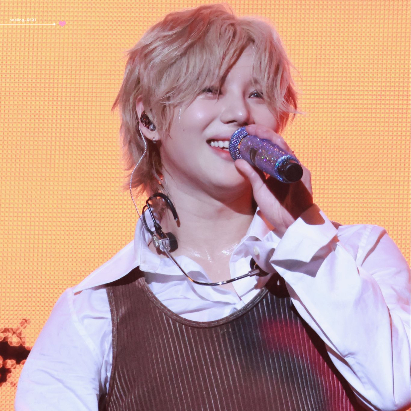 A moment captured by Taemin (SHINee)'s fan