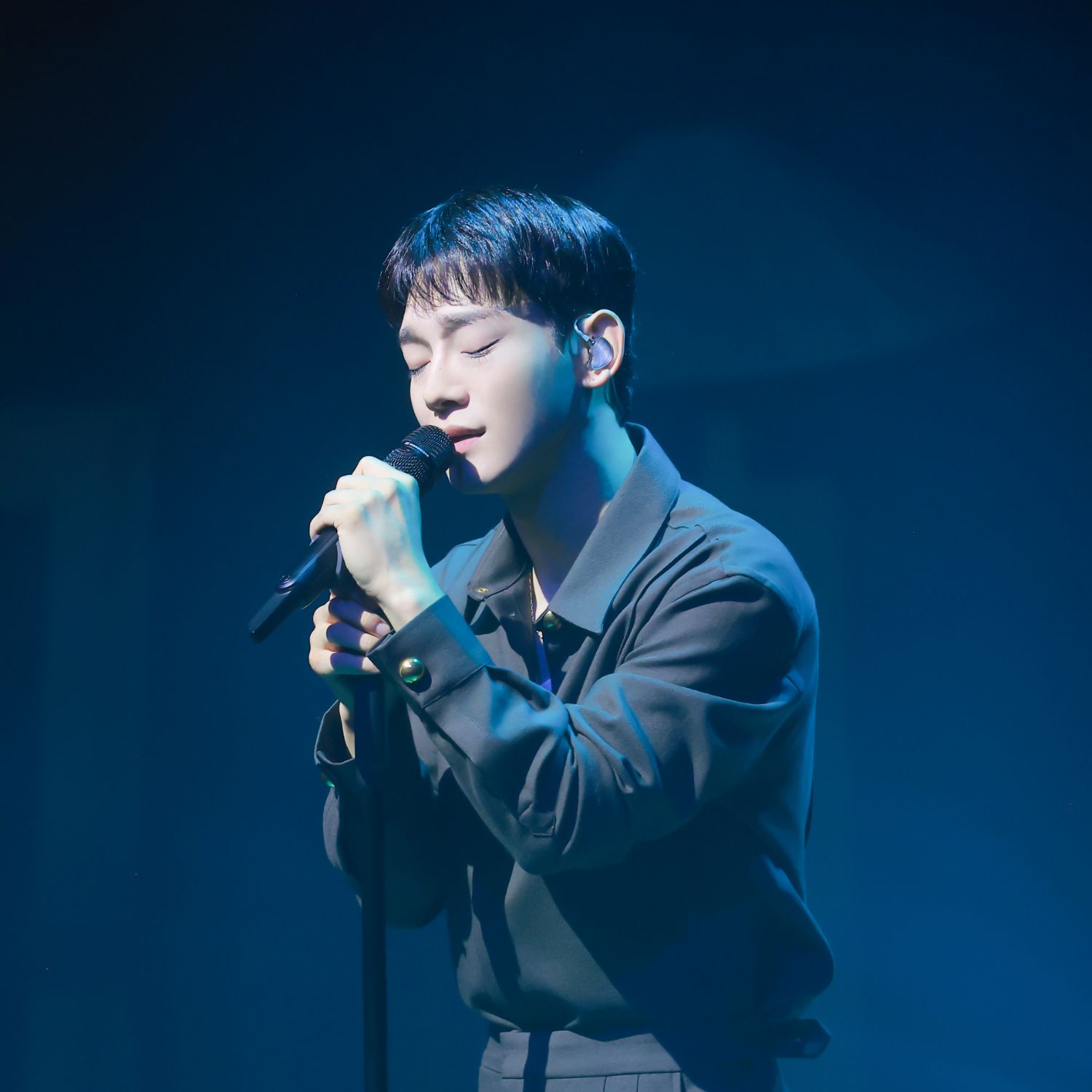 Chen (EXO)的最新活動照片