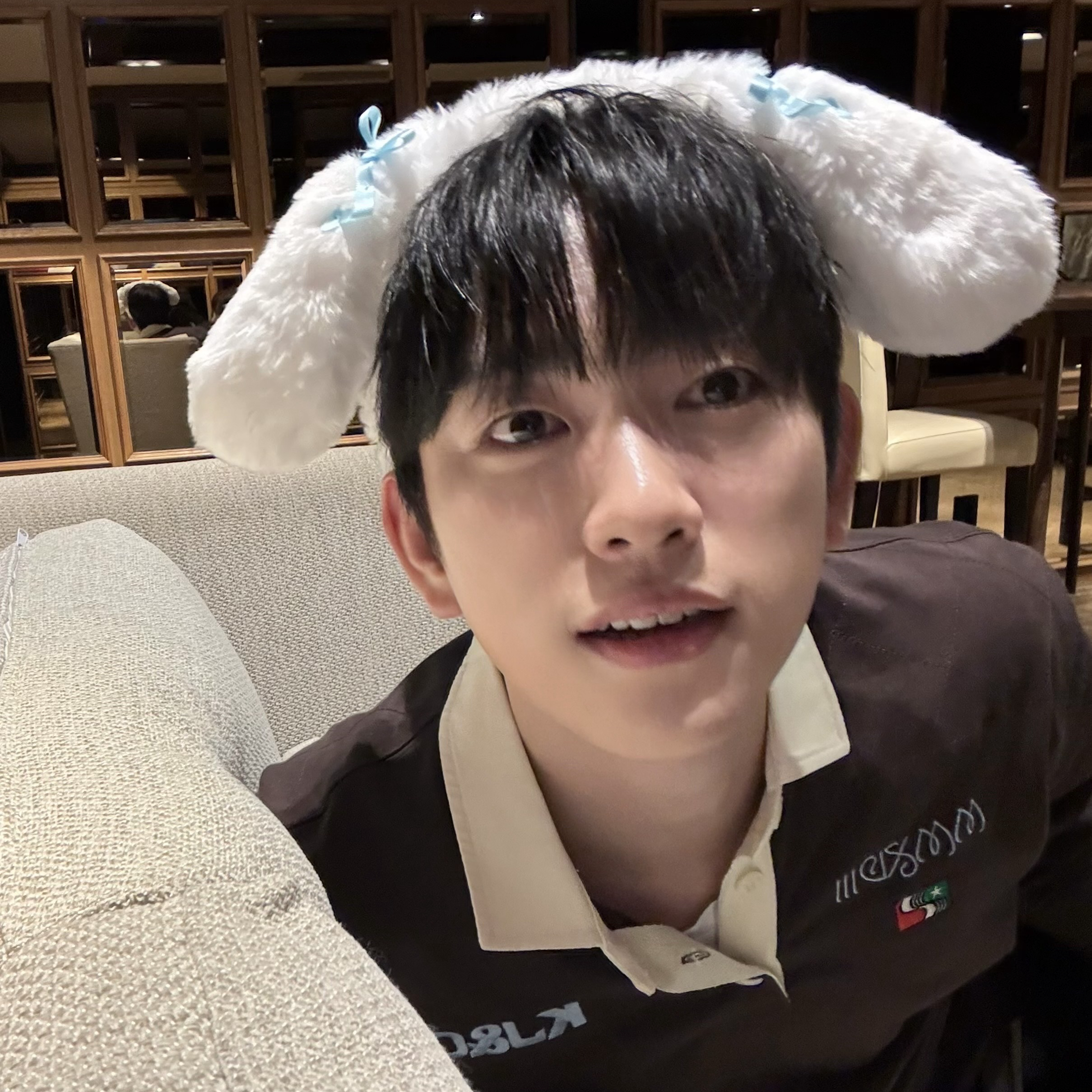 Behind-the-scenes cut of Jinyoung (GOT7)