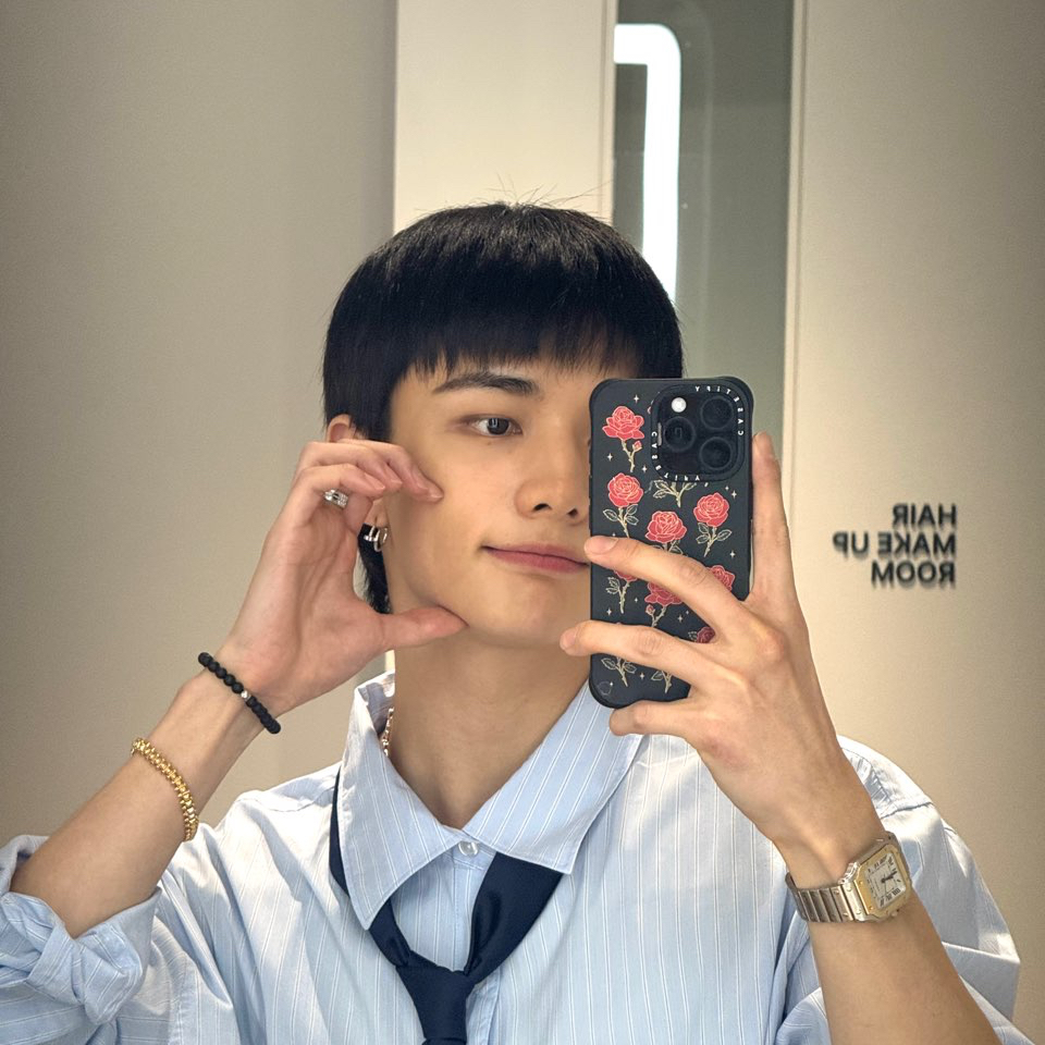 Foto terbaru Hyunjin (Stray Kids)